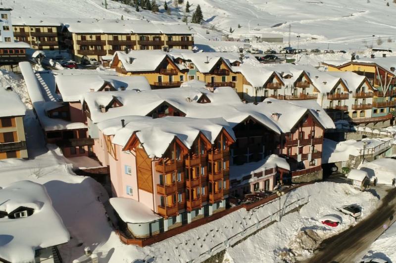 Hotel Dahu con partenza e arrivo Sci ai piedi passo Tonale